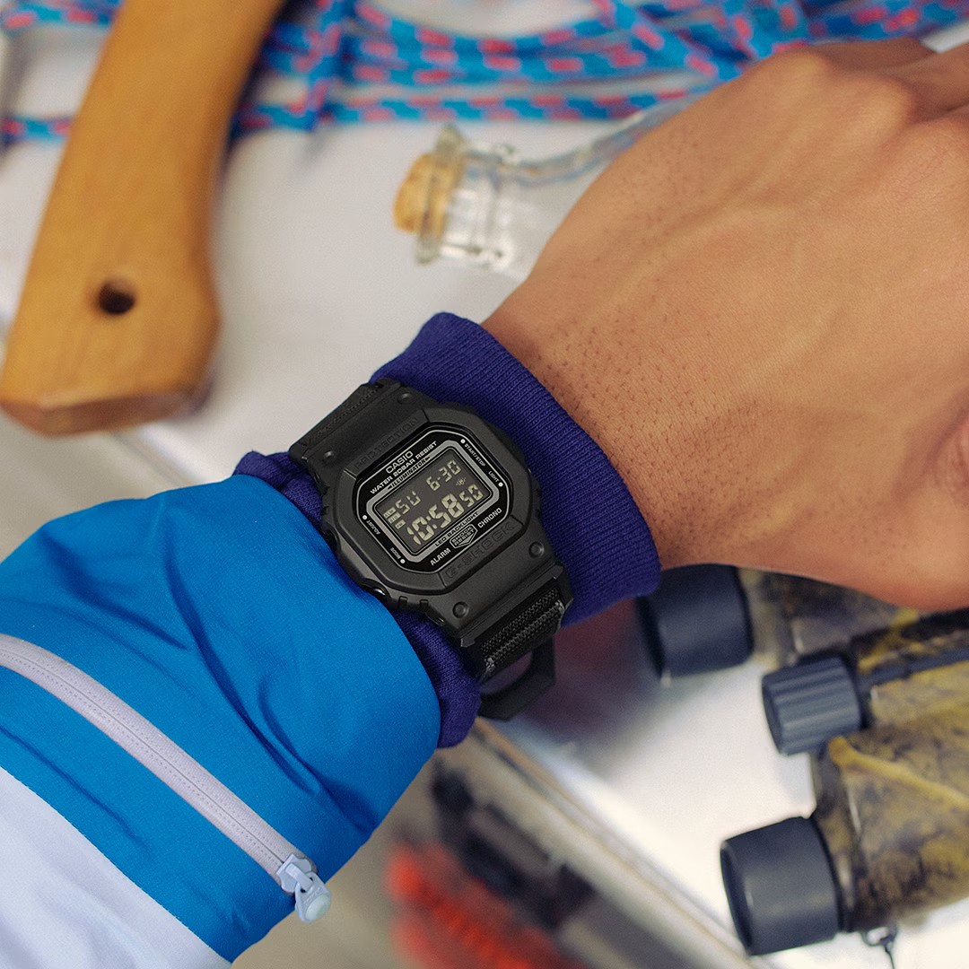 カシオ CASIO G-SHOCK DW-5600MNC-1JF DIGITAL 5600 SERIES