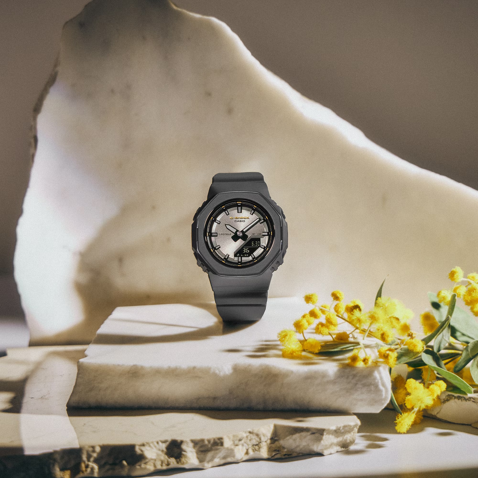 カシオ CASIO G-SHOCK GMA-P2126W-8AJR ANALOG-DIGITAL WOMEN