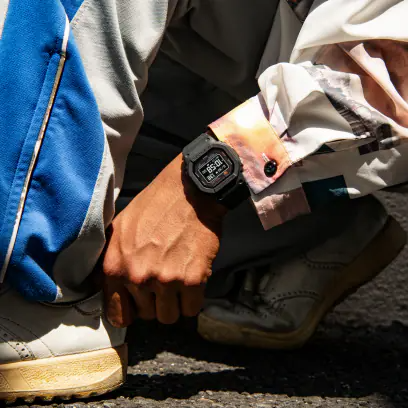 カシオ CASIO G-SHOCK DW-H5600-1JR G-SQUAD 5600 SERIES