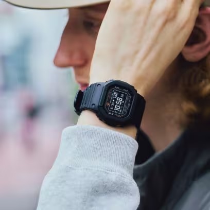 カシオ CASIO G-SHOCK DW-H5600-1JR G-SQUAD 5600 SERIES